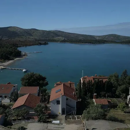 Superstar Vikendica *