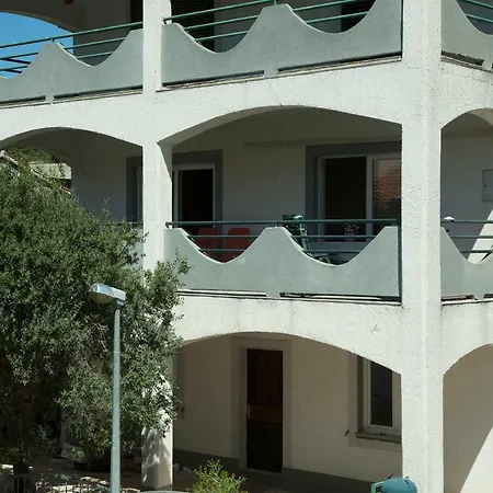 Superstar Vikendica *